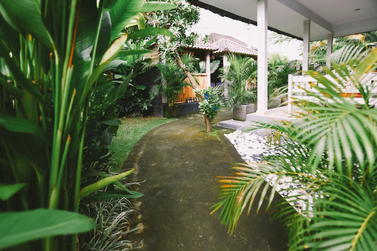 Отель Swan House Canggu Экстерьер фото